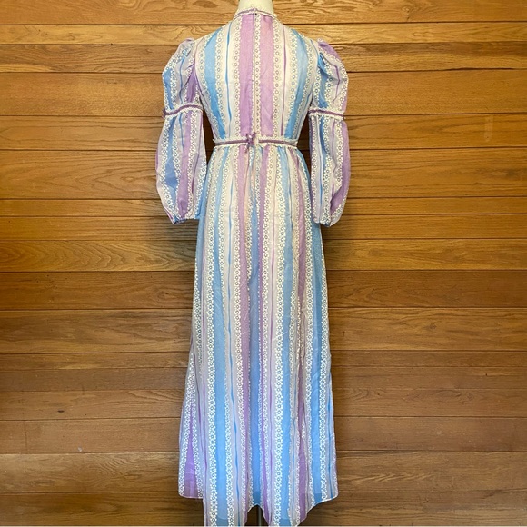 Vintage 1970s Lorrie Deb blue and purple flocked floral long sleeve dress - Picture 6 of 8